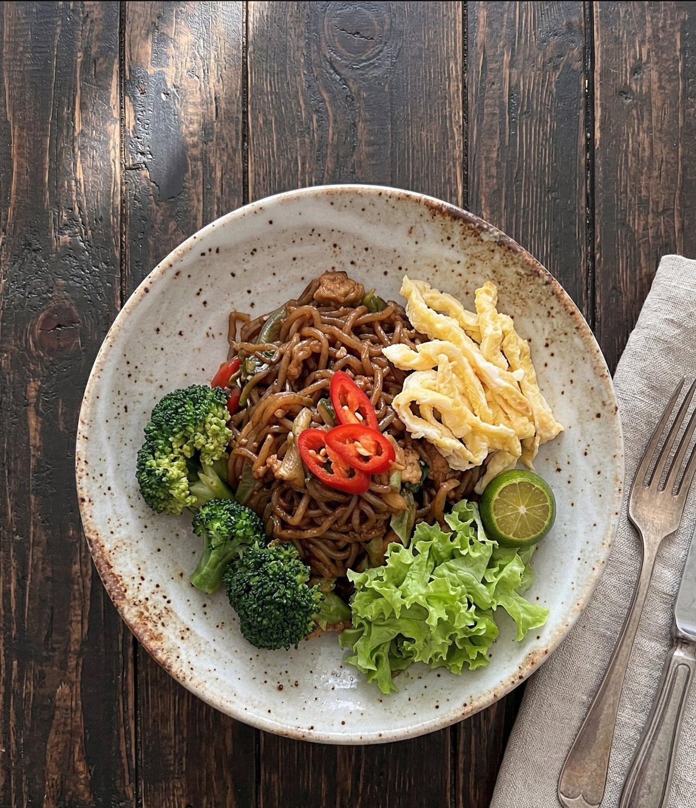 Keto fried noodles with egg