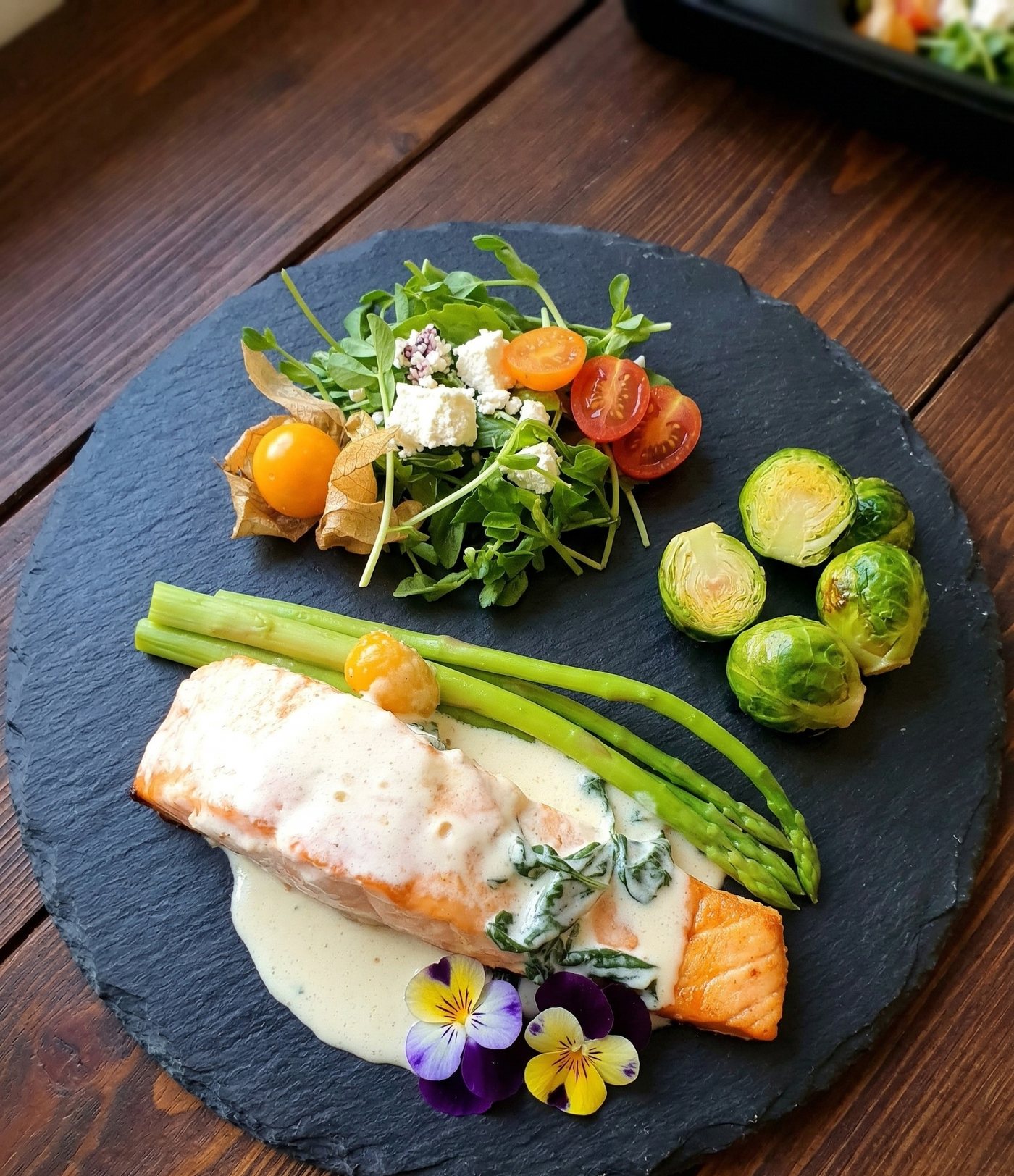 Keto grilled salmon with white sauce
